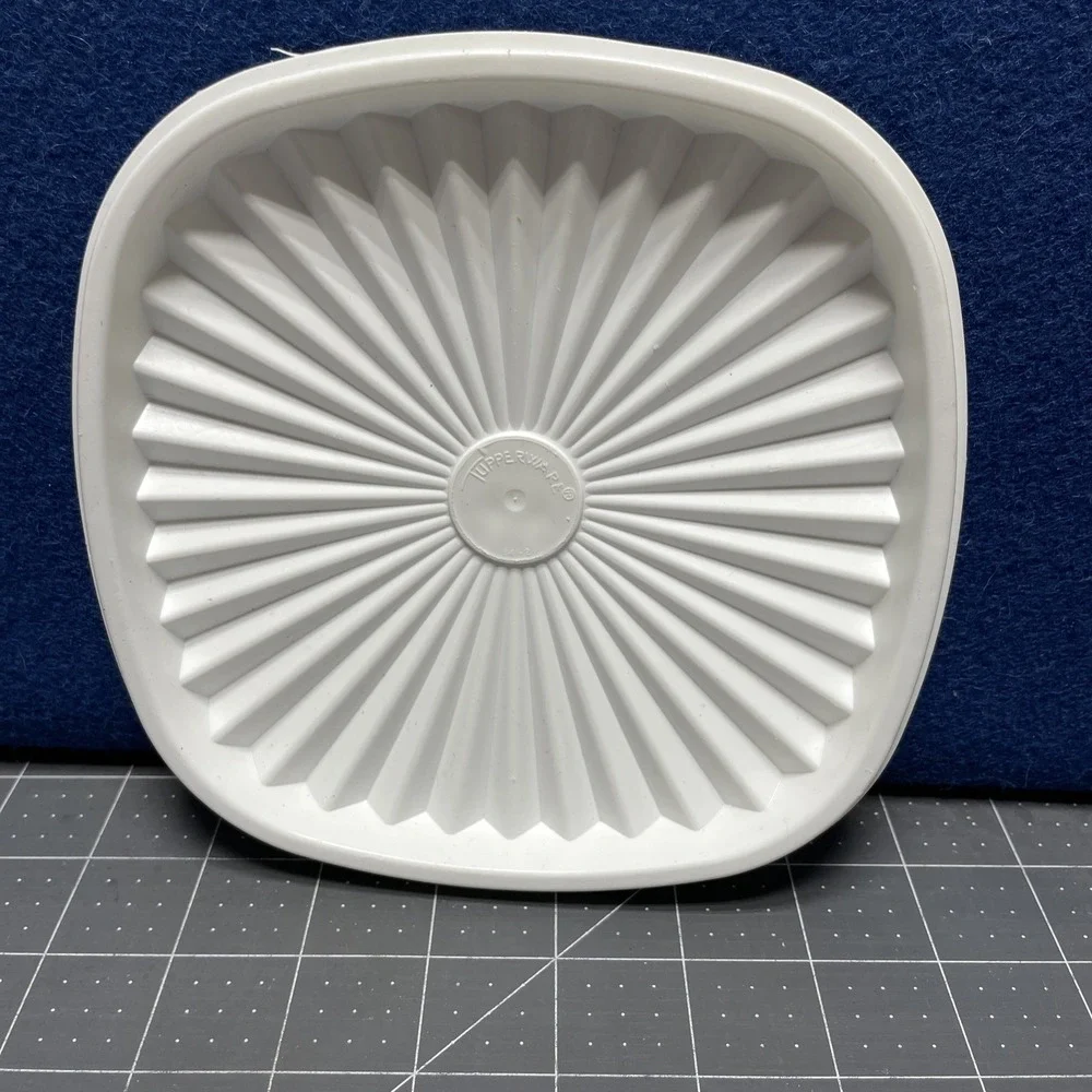 Vintage Tupperware Servalier Square Replacement Lid‎ Seal 841-2 White 6